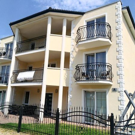 Villa Over Lake Mielno  Exterior photo