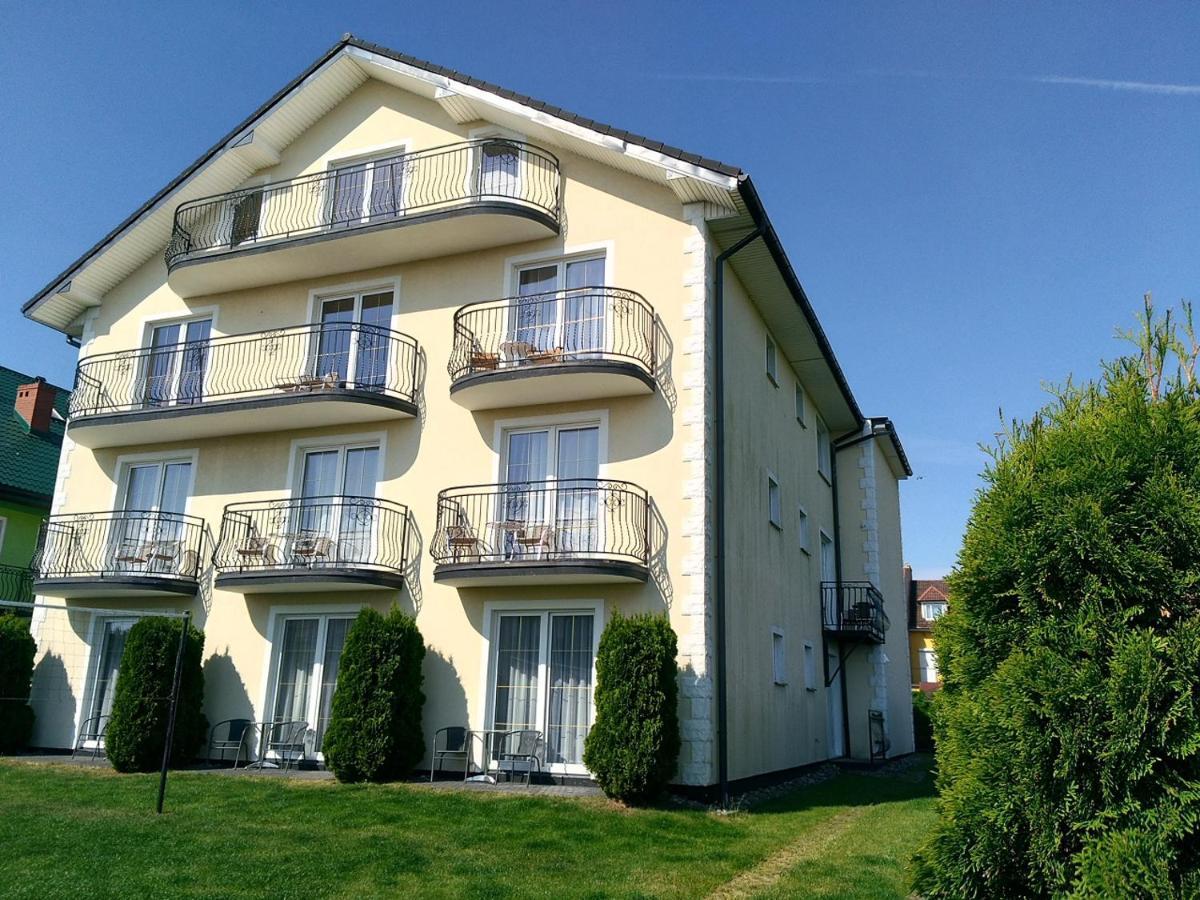 Villa Over Lake Mielno  Exterior photo